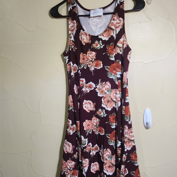 French Grey Dresses & Skirts - French Grey Burgundy Floral Midi Dress